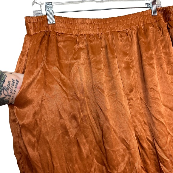 Forever 21 Satin Wide Leg Rust Brown Fall Winter Flowy Pants Size 3X - Picture 3 of 6